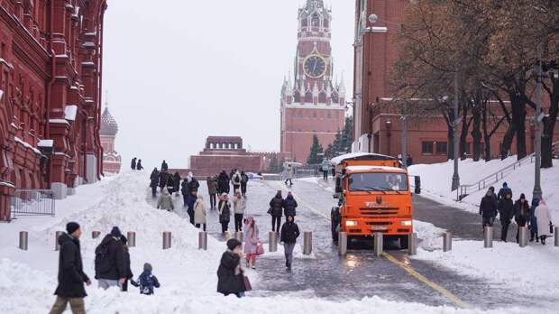 Заносчивый нрав: как устраняют последствия снегопада в Москве