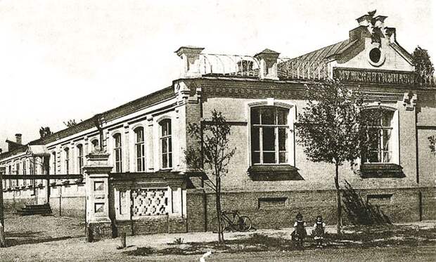 Город Острогожск. Здание мужской гимназии. 1897 год