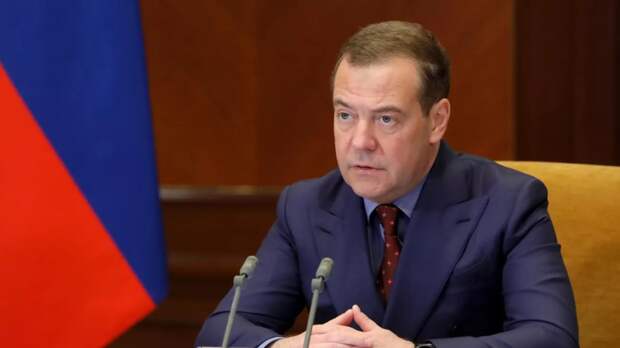 Медведев: пока трудно сказать, где будет граница санитарной зоны на Украине