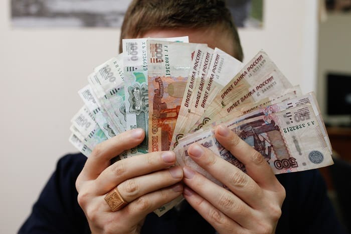 Брянские власти потратили почти полмиллиона на стекла для машин