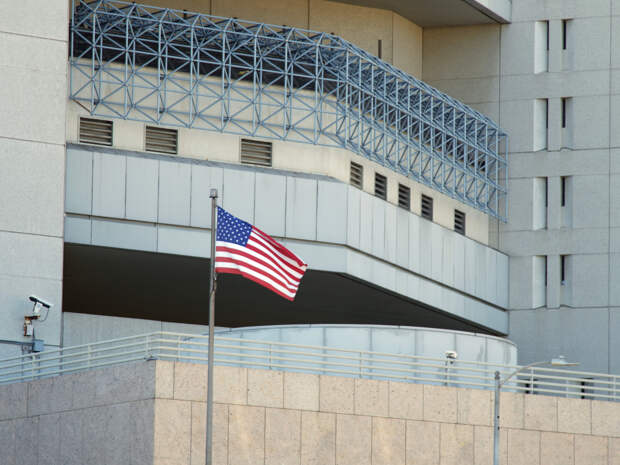 К арестованным за проникновение на военную базу США россиянкам отказались пускать родных