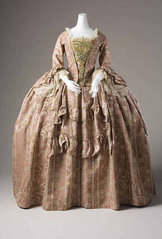 Закрытое французское платье 1760-1780 гг.