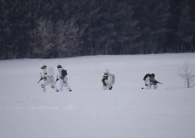 На учении под Самарой спецназ ЦВО уничтожил замаскированный штаб условного противника