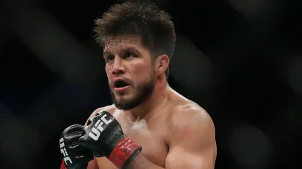 Экс-чемпион UFC Сехудо намекнул на возобновление карьеры