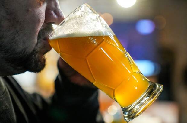 В Испании суд обязал выплатить €47 тыс. уволенному за распитие пива на работе