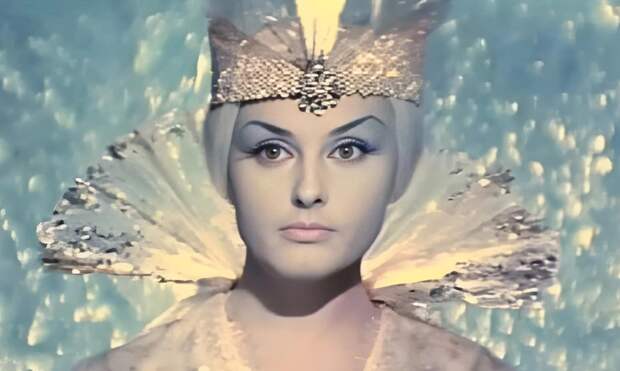 Жила затворницей и не пускала к мужу врачей: как сложилась судьба самой красивой Снежной королевы Натальи Климовой