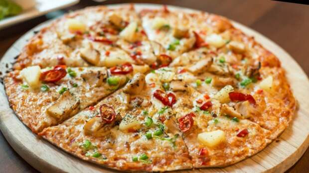 Больше не вожусь с тестом и духовкой: готовлю пиццу за 20 минут и домашние не хотят ничего другого