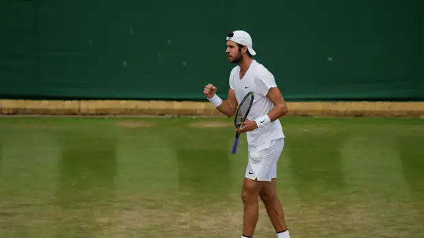 Хачанов обыграл Корду в пяти сетах и вышел в четвертьфинал Уимблдона