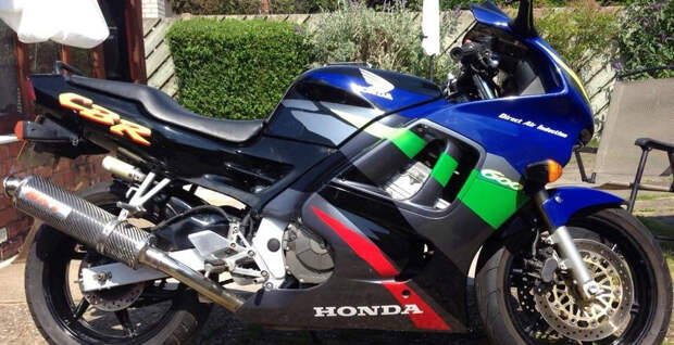 Городской стритфайтер построенный на базе Honda CBR600RR F3 1996