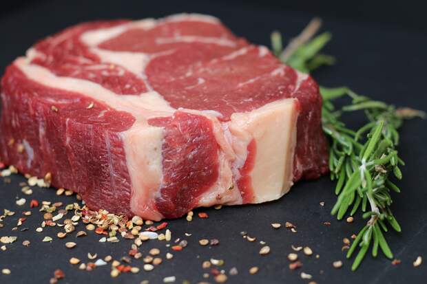 Врач назвал вызывающий тромбоз и инсульты продукт