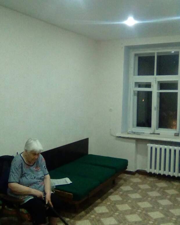 Супергерой из народа: строитель бесплатно делает ремонт пенсионерам и ветеранам войны