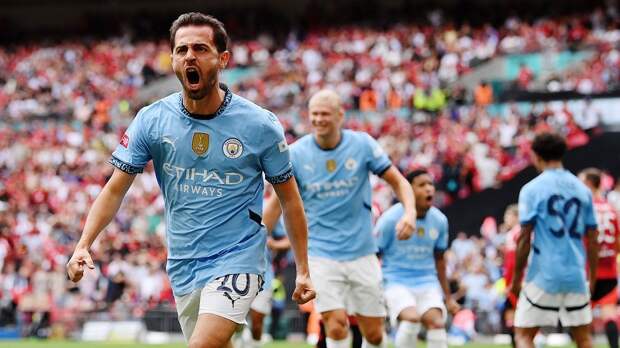 «Ювентус» и «Барселона» претендуют на трансфер полузащитника «Манчестер Сити» Силвы