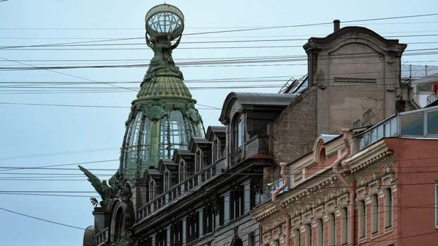 Дом с аллегориями: что скрывается за фасадом Санкт-Петербургского Дома книги