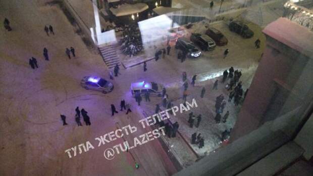 Очевидцы сообщили о массовой драке около ТРЦ "Гостиный Двор" в Туле