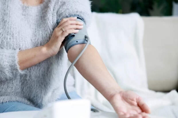 Врач Кузьменко объяснил, можно ли определить уровень давления без тонометра