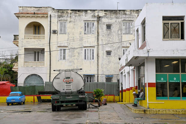 RBVI: на Кубе перекупщики поднимают цены на бензин в 10 раз