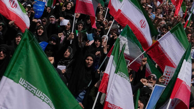 Более 100 тыс. человек вышли на акции протеста в Иране