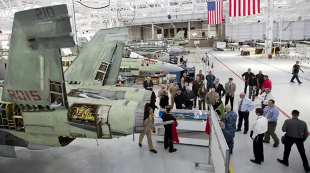 «Не хватает ресурсов»: Счётная палата США заявила о снижении боеготовности американской морской авиации