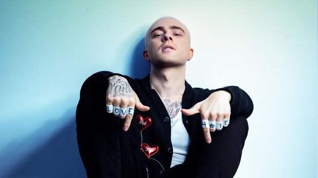 Крид рассказал, как столкнулся с провокаторами в салоне самолета