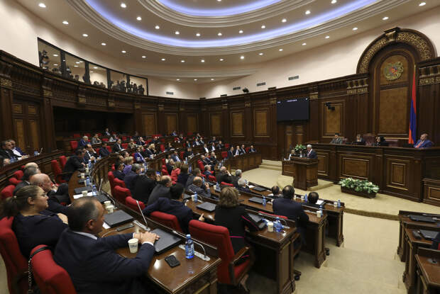 Оппозиция Армении обозначила условие, при котором она откажется от депутатских мандатов