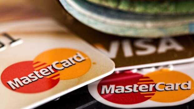 Visa и Masterсard перестали принимать карты банков, попавших под санкции США