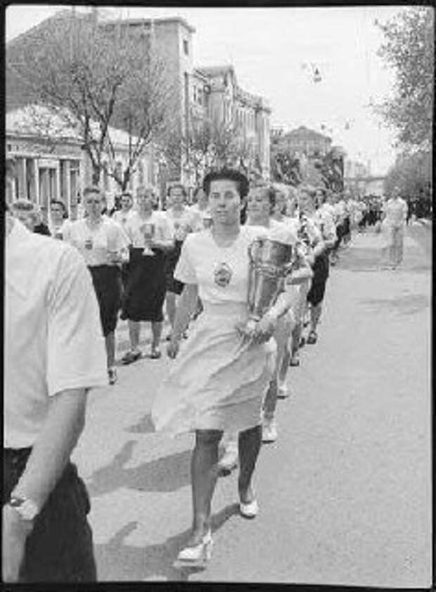 Сталино. 1 Мая 1952 год