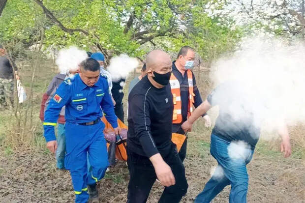 Пожилую китаянку нашли в саду, где она провела пять дней без еды ии воды