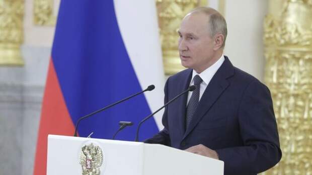 Президент РФ Владимир Путин предлагал уделить внимание семейному бизнесу еще в 2019 году
