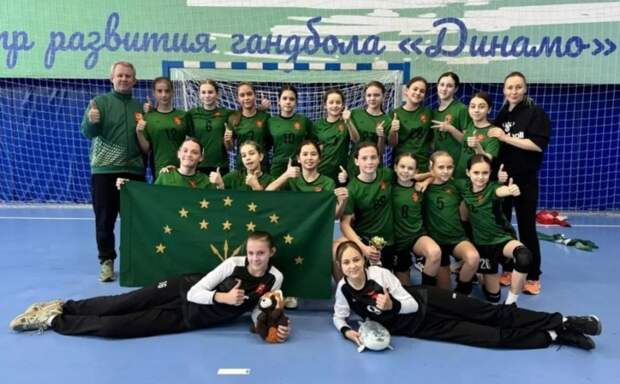 Юные гандболистки из Майкопа вышли в финал Всероссийских соревнований