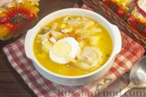 Фото к рецепту: Куриный суп с лапшой и яйцом