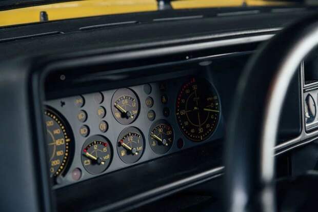 Лимитированный Lancia Delta HF Integrale Evoluzione Giallo Ferrari