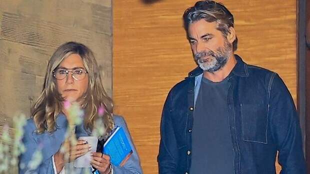 Удивил: бойфренд Дженнифер Энистон признался, когда и как начался их роман