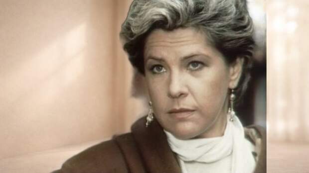 «Я была для неё никем»: 37-летняя Догилева родила дочь, а та отказалась от звёздной фамилии и едва не умерла от анорексии