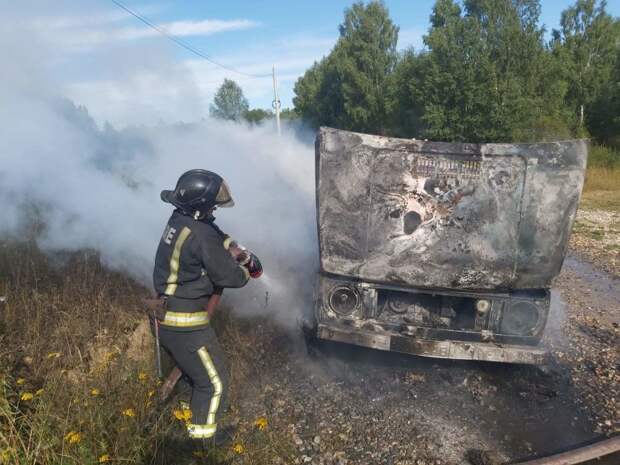 За сутки с субботы на воскресенье во Владимирской области сгорели 3 автомобиля