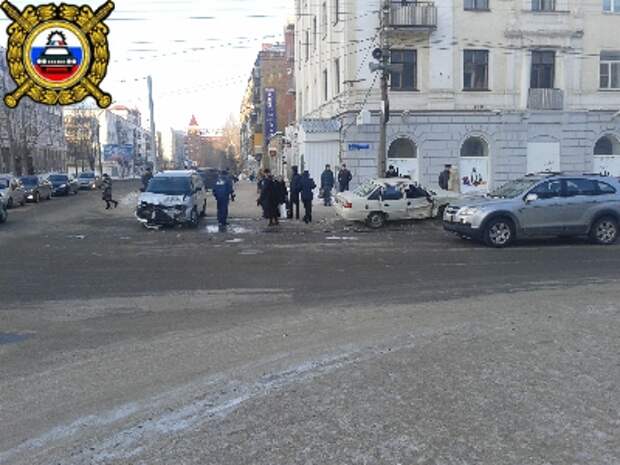 Бнкоми дтп сыктывкар сегодня. Дтп сыктывкар на морозова. Авария автобуса в эжве вчера. Бнкоми дтп сыктывкар сегодня. Авария автобуса в эжве вчера.