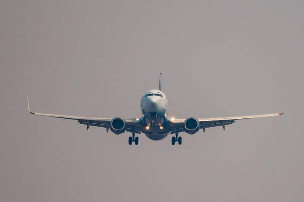 Самолёт S7 пять раз пытался приземлиться в Новосибирске из-за сильного ветра