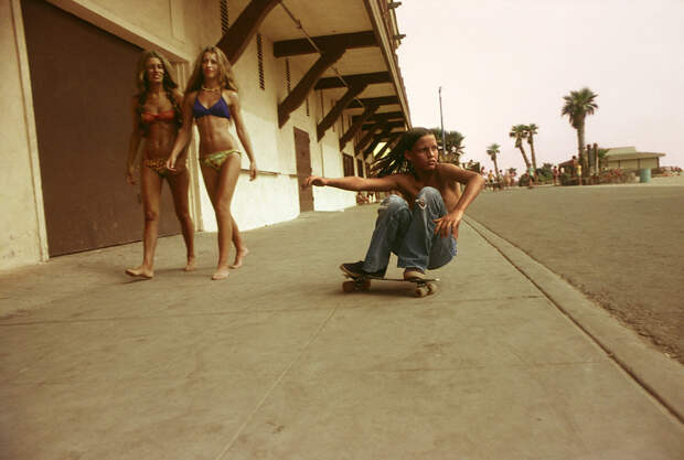 rediscovered-photos-of-the-70s-hollywood-skate-scene-1439398811