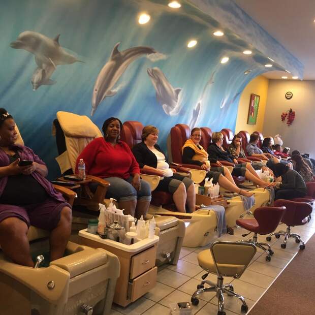 От туалетов до смартфонов и автомобилей: почему все в мире разрабатывается для мужчин и неудобно для женщин?