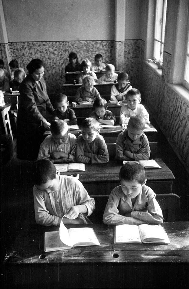 Хакассия. Колхозная школа