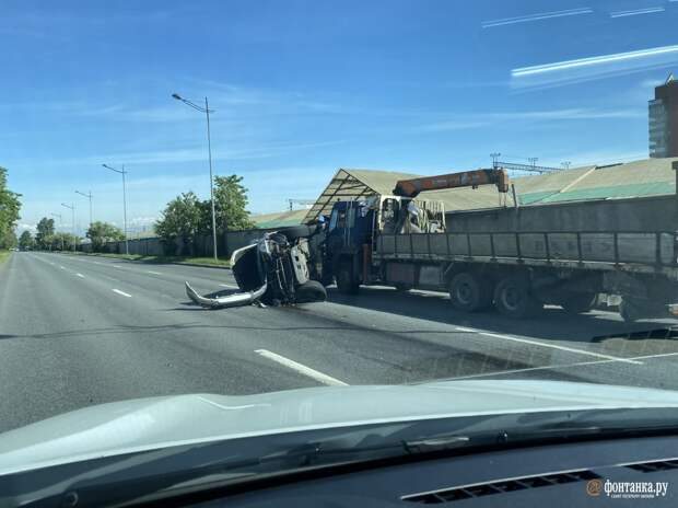 ДТП с «перевертышем» превратило Витебский проспект в «бутылочное горлышко»