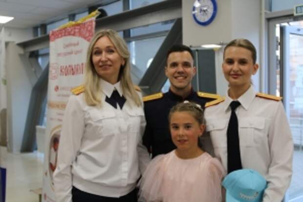 В преддверии нового учебного года сотрудники регионального следственного управления помогли детям подготовиться к школе