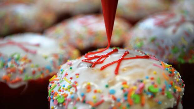 Шеф-повар Сухарев поделился рецептом ароматного бездрожжевого кулича