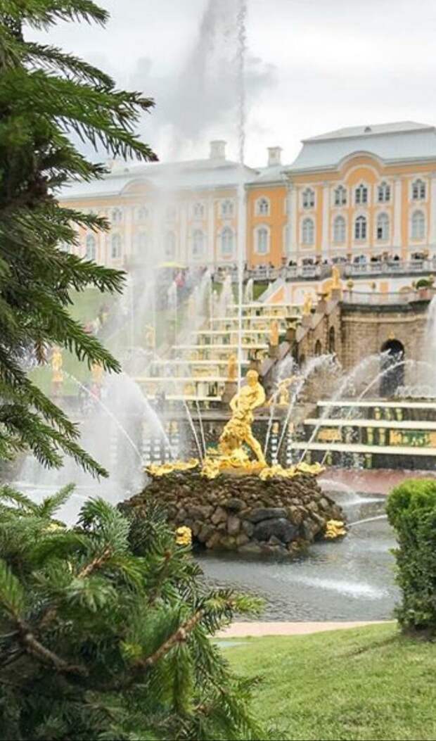 Главный фонтан в Петергофе