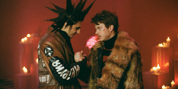 Золотые маски, латекс и прощание со сказкой: пленочный бэкстейдж со съемок фильма «Король и Шут. Навсегда»