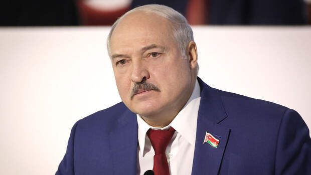 Лукашенко предложил поставить памятник Сталину