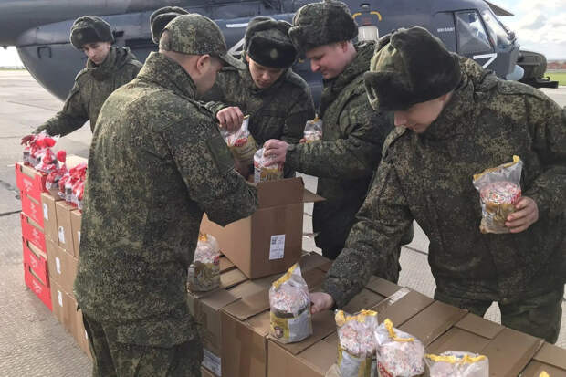 Участникам спецоперации передали 6000 куличей к Пасхе
