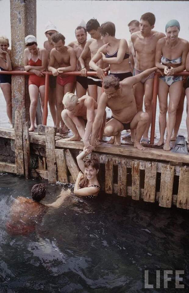 sovietyouth10 Советская молодежь 60 х на пляже: фотографии Билла Эпприджа