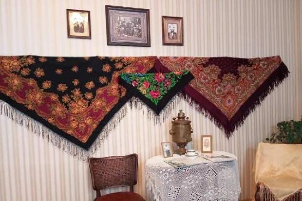 В Тамбове презентовали выставку русских платков и шалей