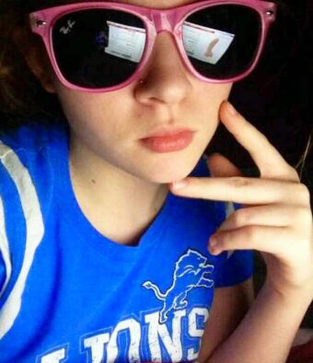 девушка в очках