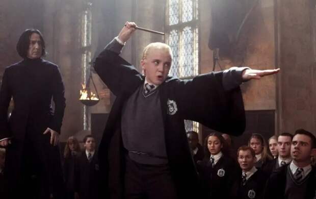 "Мой молодой господин!": враг Гарри Поттера стал символом китайского Нового года